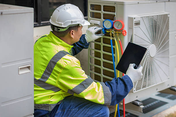 Professional Hvac technician working in Foothill Ranch, CA